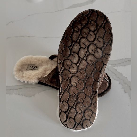 UGG W9 Scuff Slipper Espresso - Picture 8 of 8